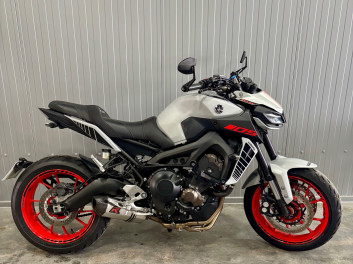 YAMAHA MT-09