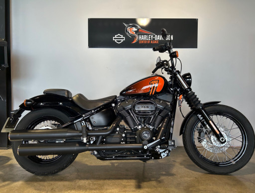 HARLEY-DAVIDSON SOFTAIL STREET BOB 1868