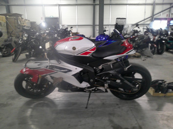 YAMAHA YZF-R6 petit choc carte grise/riv n°20809