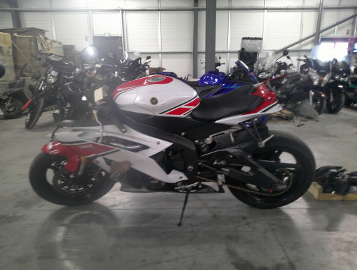 YAMAHA YZF-R6 petit choc carte grise/riv n°20809