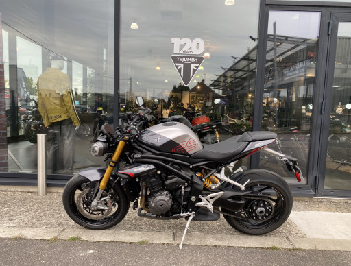 TRIUMPH SPEED TRIPLE 1200 RS