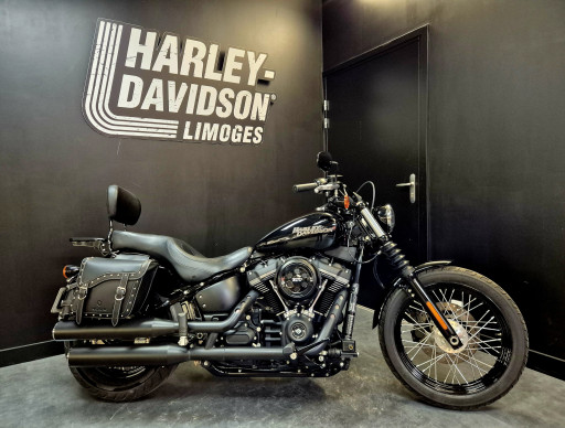 HARLEY-DAVIDSON SOFTAIL STREET BOB 1745