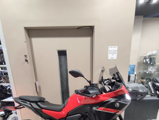 YAMAHA TRACER 7