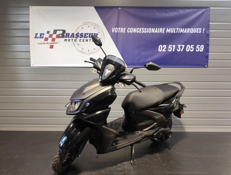 YAMAHA RayZR 125