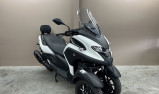 YAMAHA TRICITY 300