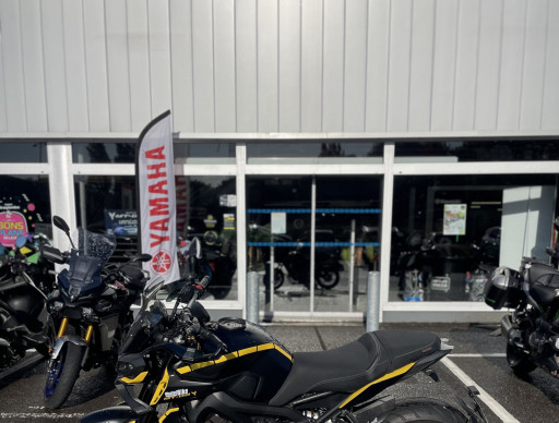 YAMAHA MT-09