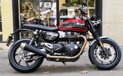TRIUMPH SPEED TWIN 1200