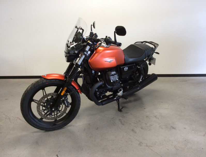 MOTO GUZZI V7 STONE 