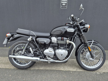 TRIUMPH BONNEVILLE T100 900