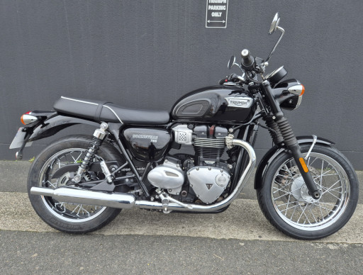 TRIUMPH BONNEVILLE T100 900