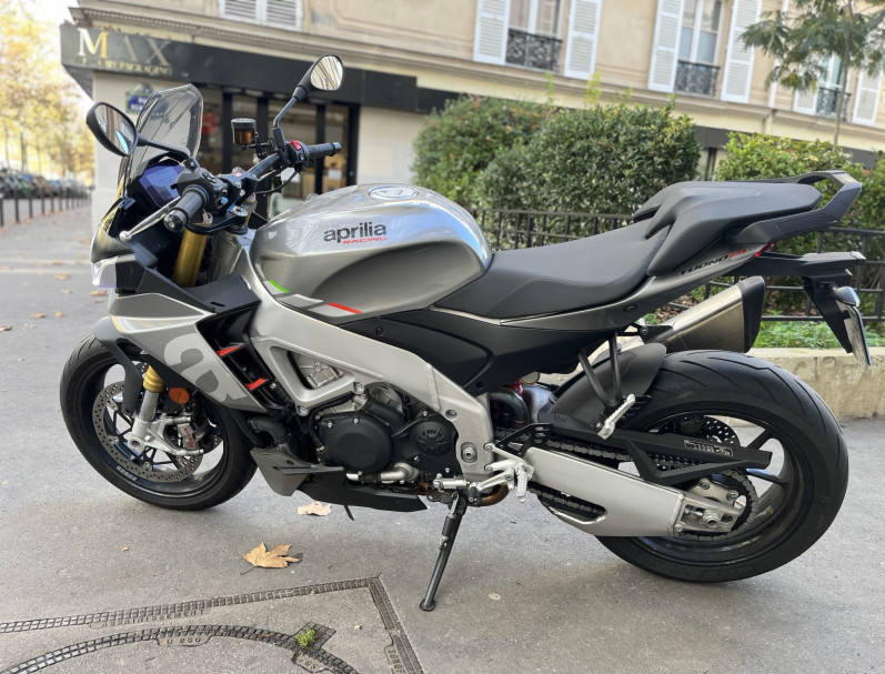 APRILIA TUONO 1100 V4 GRIS - 1ER MAIN 