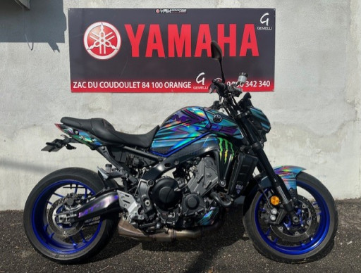 YAMAHA MT-09