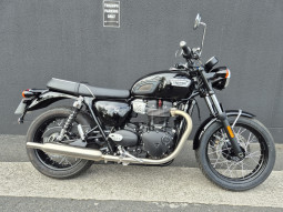 TRIUMPH BONNEVILLE T100 900