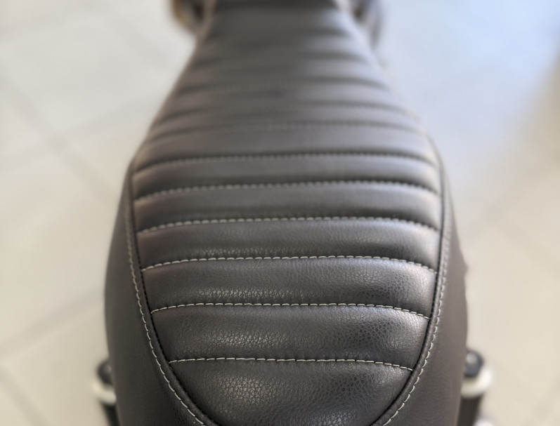 TRIUMPH THRUXTON 1200 R