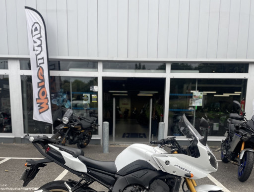 YAMAHA FZ8 S