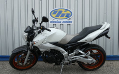 SUZUKI GSR 600