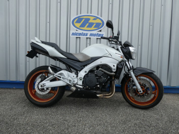 SUZUKI GSR 600
