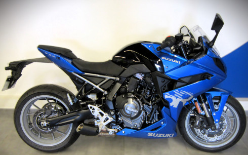 SUZUKI GSX-8R