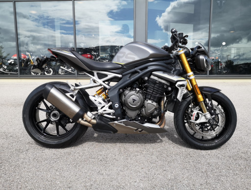 TRIUMPH SPEED TRIPLE 1200 RS