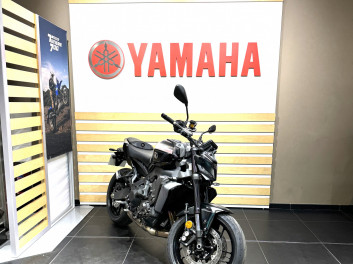 YAMAHA MT-09
