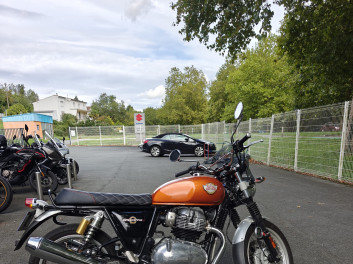 ROYAL ENFIELD INTERCEPTOR