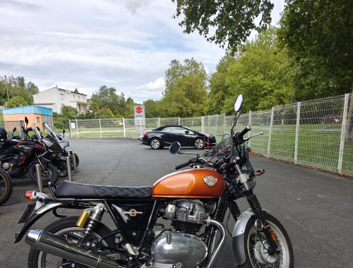 ROYAL ENFIELD INTERCEPTOR