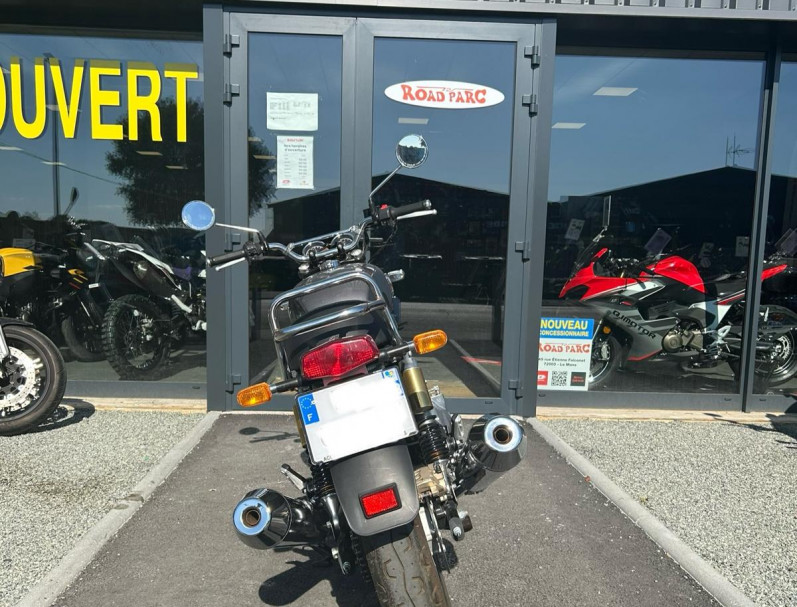 ROYAL ENFIELD INTERCEPTOR 650