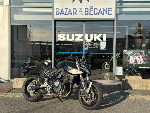 SUZUKI GSX-8S