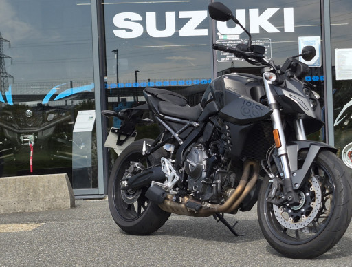 SUZUKI GSX-8S