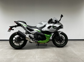 KAWASAKI Ninja 7 Hybrid / 2024 / 151 km
