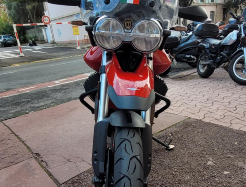 MOTO GUZZI V85 TT 850 ROSSO