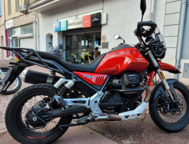 MOTO GUZZI V85 TT 850 ROSSO