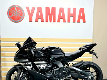 YAMAHA YZF 1000 R1