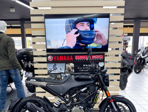 HUSQVARNA SVARTPILEN 125 ABS 2025 1ERE MAIN GARANTIE 2027