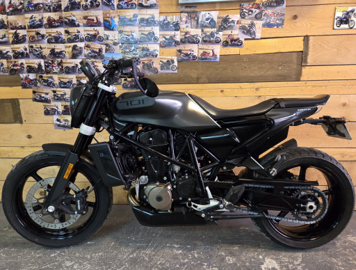 HUSQVARNA SVARTPILEN 701 Garantie 1 an