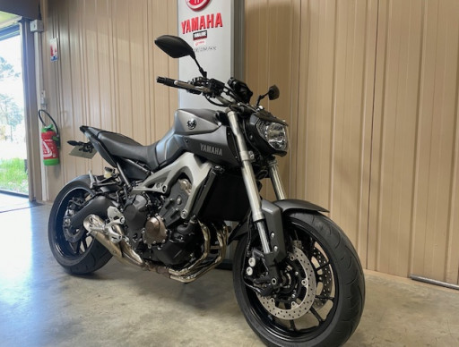 YAMAHA MT-09