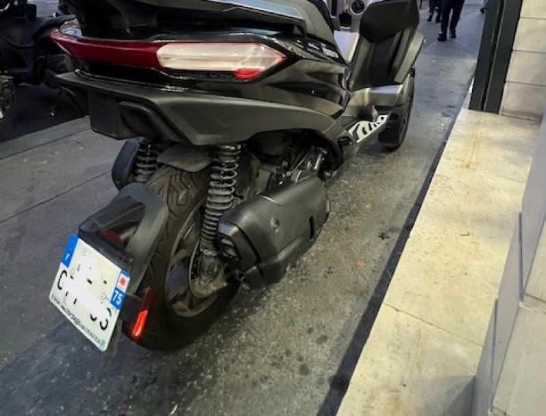 PIAGGIO MP3 530 HPE EXCLUSIVE 1ère main – en excellent état général - Garantie 1 an CMA
