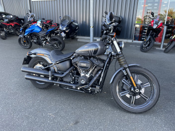 HARLEY-DAVIDSON SOFTAIL STREET BOB 1868