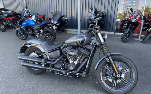 HARLEY-DAVIDSON SOFTAIL STREET BOB 1868