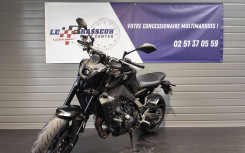 YAMAHA MT-09