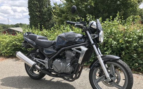 KAWASAKI ER-5