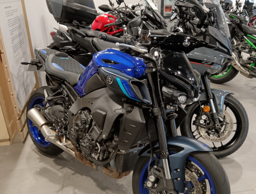 YAMAHA MT-10