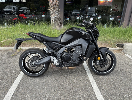 YAMAHA MT-09