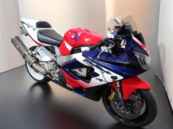 HONDA CBR 900 RR 