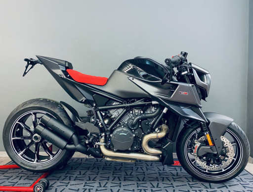 KTM BRABUS 1300 R EDITION (315€/mois)