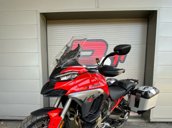 DUCATI MULTISTRADA V4 S adventure travel & radar
