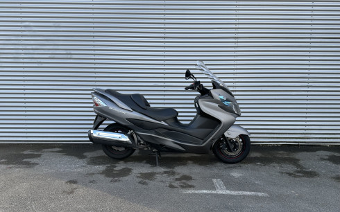 SUZUKI BURGMAN 400 1ERE MAIN 