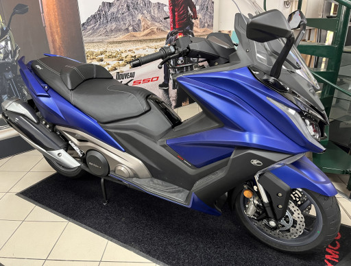 KYMCO AK 550