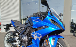 SUZUKI GSX-8R