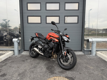 TRIUMPH STREET TRIPLE 765 R A2